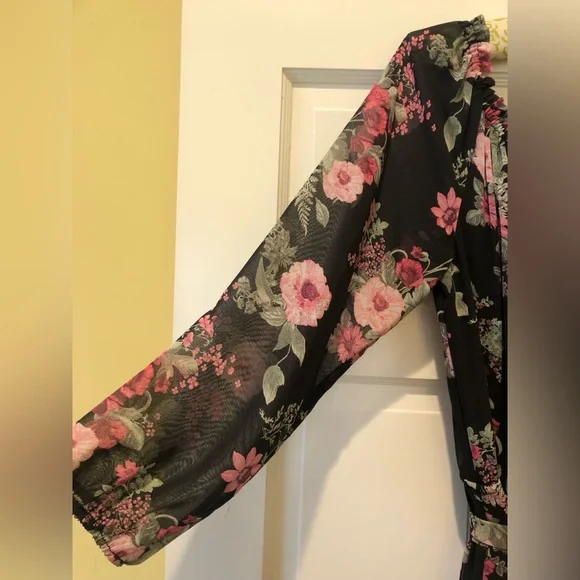 ✨Beautiful long floral dress!! - Picture 3 of 6